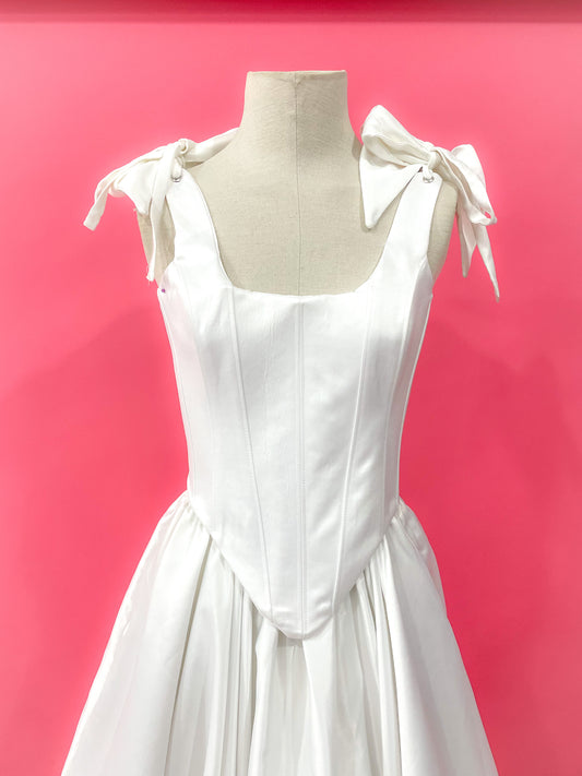 Muestra Vestido Antonieta marfil talla 6