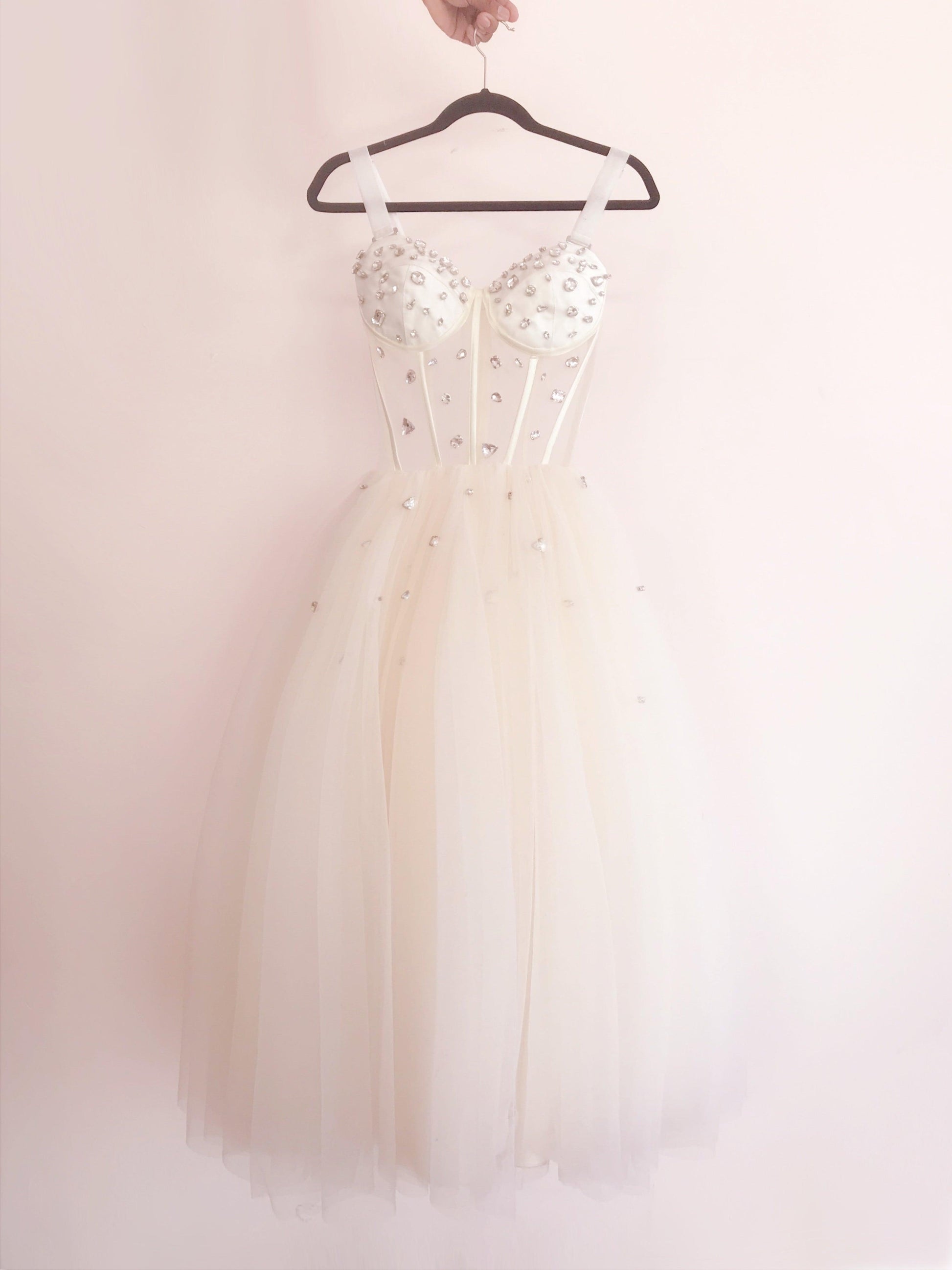 Vestido Casiopea Marfil Midi Copa B ENVÍO/ENTREGA INMEDIATA - Georgina Chávez