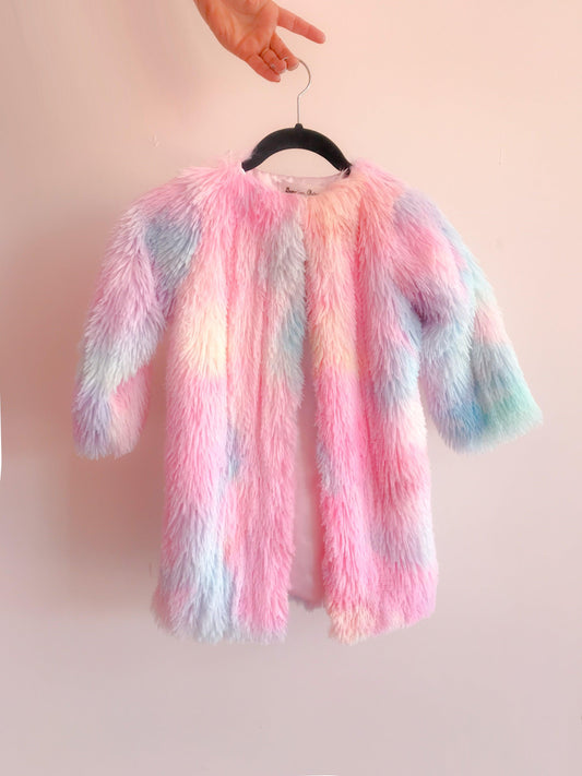 Abrigo de piel de unicornio para niña - Georgina Chávez